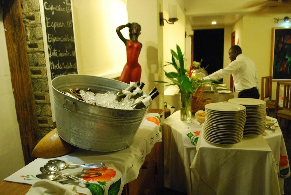 Hotel Restaurant Cyvadier Plage Jacmel Exterior photo