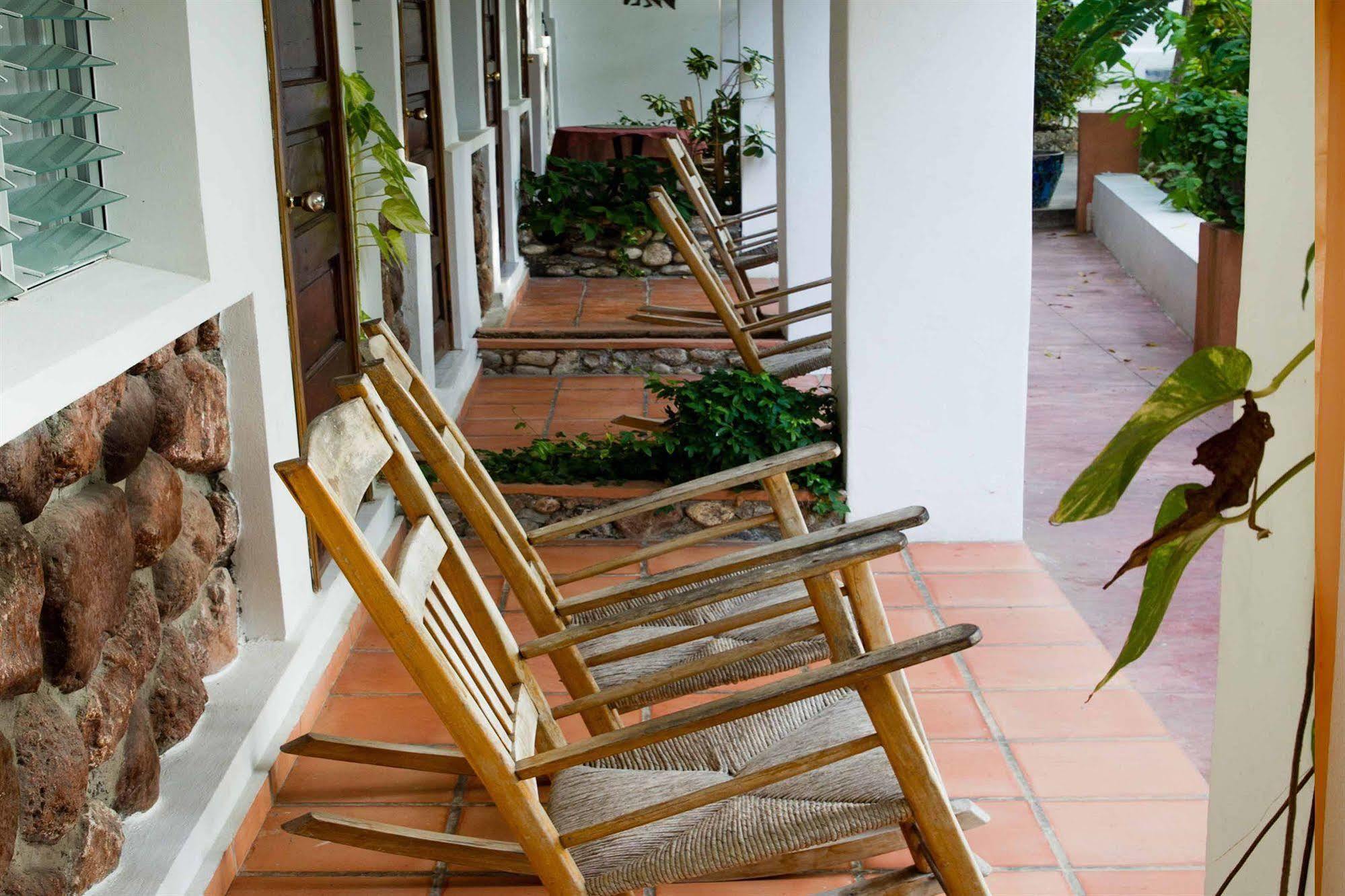 Hotel Restaurant Cyvadier Plage Jacmel Exterior photo